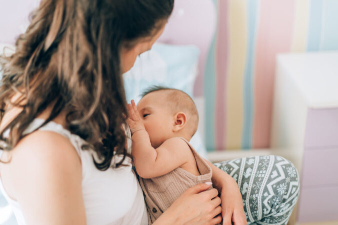 Breastfeeding Basics: Unlocking Benefits, Tackling Challenges and Expert Tips for New Moms